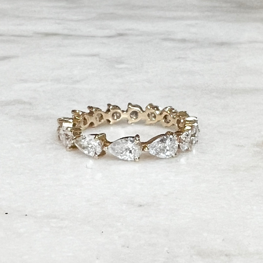 14k Pear & Round Cut Diamond Band