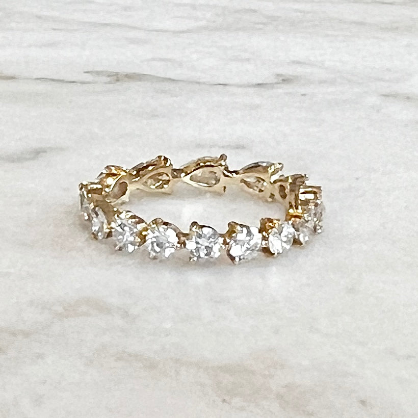 14k Pear & Round Cut Diamond Band